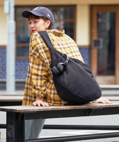 FREAK'S STORE（フリークスストア）の「キャンバス ニュースペーパーバッグ（バッグ・メンズ・ホワイト/ナチュラル/ブラック/ベージュ/オリーブ・ONE SIZE）」の14枚目の写真