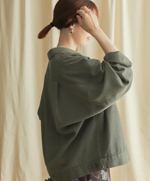 URBAN RESEARCH DOORS（アーバンリサーチドアーズ）の「コットンツイルドルマンジャケット（ジャケット/アウター・レディース・NATURAL/KHAKI・M）」の13枚目の写真