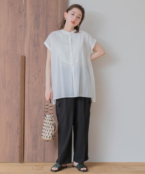 URBAN RESEARCH Sonny Label(アーバンリサーチサニーレーベル)の「『WEB/一部店舗限定』エアリーコットンピンタックドレスシャツ(トップス・レディース・ブラック/スモーキーブルー/オフ/サーモンピンク/ミント・FREE)」の8枚目の写真