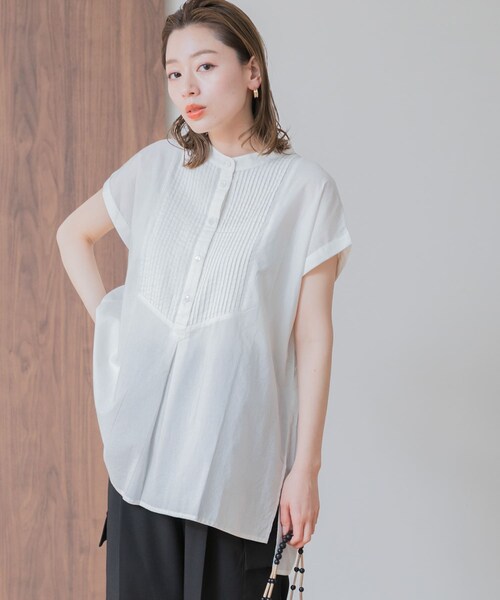 URBAN RESEARCH Sonny Label(アーバンリサーチサニーレーベル)の「『WEB/一部店舗限定』エアリーコットンピンタックドレスシャツ(トップス・レディース・ブラック/スモーキーブルー/オフ/サーモンピンク/ミント・FREE)」の4枚目の写真