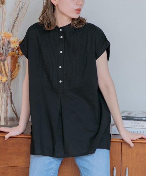 URBAN RESEARCH Sonny Label(アーバンリサーチサニーレーベル)の「『WEB/一部店舗限定』エアリーコットンピンタックドレスシャツ(トップス・レディース・ブラック/スモーキーブルー/オフ/サーモンピンク/ミント・FREE)」の14枚目の写真