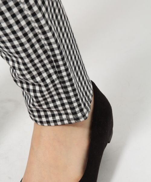 LOWRYS FARM(ローリーズファーム)の「ストライプ*ギンガムスキニーパンツ(パンツ・レディース・オフ×ストライプ/ブラック×ギンガム/ネイビー×ギンガム/ブルー×ストライプ/ネイビー×ストライプ・XS/S/M/L)」の10枚目の写真