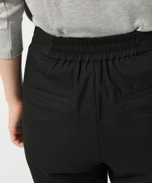 LOWRYS FARM（ローリーズファーム）の「イージテーパードパンツ（パンツ・レディース・ブラック/グレー/ネイビー・Ｆ）」の9枚目の写真