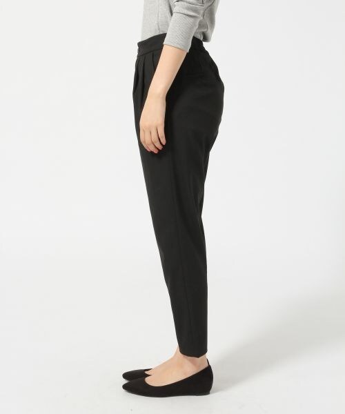 LOWRYS FARM（ローリーズファーム）の「イージテーパードパンツ（パンツ・レディース・ブラック/グレー/ネイビー・Ｆ）」の4枚目の写真