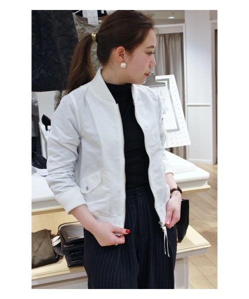 SLOBE IENA(スローブイエナ)の「《予約》ナイロンクロップドMA-1 ブルゾン(その他ブルゾン・レディース・ブラック/ホワイト/カーキ・36/38/40)」の14枚目の写真