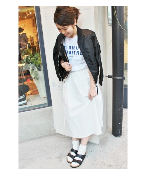 SLOBE IENA(スローブイエナ)の「《予約》ナイロンクロップドMA-1 ブルゾン(その他ブルゾン・レディース・ブラック/ホワイト/カーキ・36/38/40)」の4枚目の写真