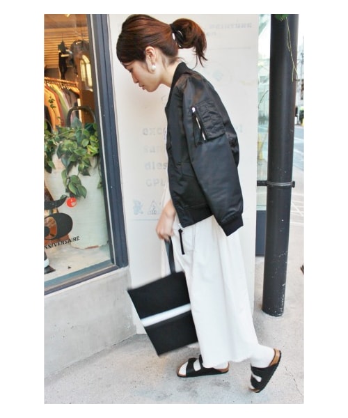 SLOBE IENA(スローブイエナ)の「《予約》ナイロンクロップドMA-1 ブルゾン(その他ブルゾン・レディース・ブラック/ホワイト/カーキ・36/38/40)」の7枚目の写真