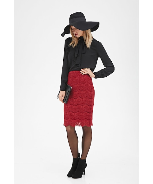 FOREVER 21(フォーエバー トゥエンティーワン)の「FOREVER 21 Scalloped Lace Pencil Skirt(スカート・レディース・Red・Medium/Small/Large/X-Small)」の1枚目の写真