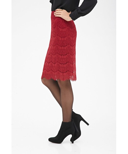 FOREVER 21(フォーエバー トゥエンティーワン)の「FOREVER 21 Scalloped Lace Pencil Skirt(スカート・レディース・Red・Medium/Small/Large/X-Small)」の2枚目の写真