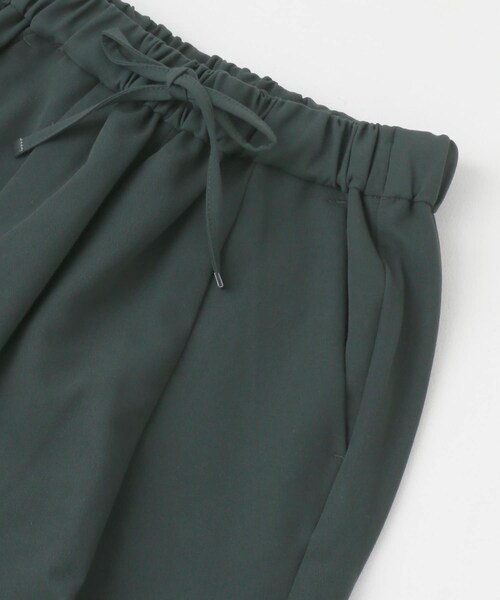 URBAN RESEARCH DOORS（アーバンリサーチドアーズ）の「ストレッチテーパードイージーパンツ（パンツ・レディース・GREEN/BLACK/NAVY・XS/S/M）」の17枚目の写真