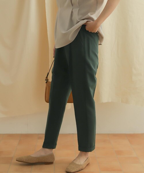 URBAN RESEARCH DOORS（アーバンリサーチドアーズ）の「ストレッチテーパードイージーパンツ（パンツ・レディース・GREEN/BLACK/NAVY・XS/S/M）」の9枚目の写真