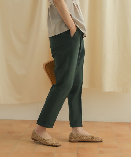 URBAN RESEARCH DOORS（アーバンリサーチドアーズ）の「ストレッチテーパードイージーパンツ（パンツ・レディース・GREEN/BLACK/NAVY・XS/S/M）」の13枚目の写真