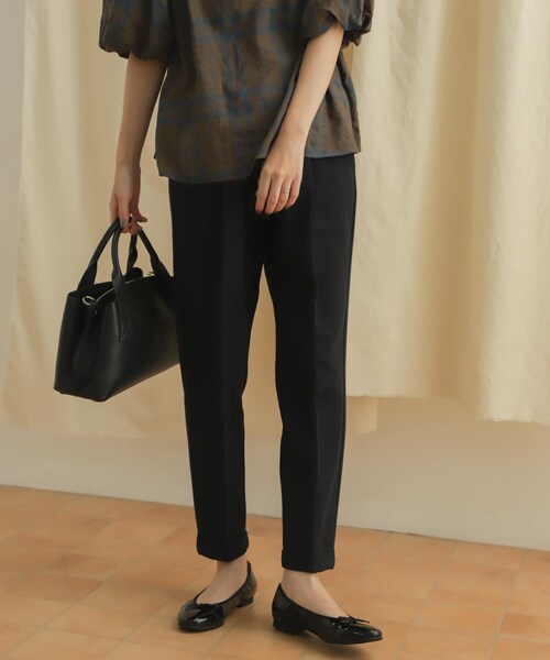 URBAN RESEARCH DOORS（アーバンリサーチドアーズ）の「ストレッチテーパードイージーパンツ（パンツ・レディース・GREEN/BLACK/NAVY・XS/S/M）」の21枚目の写真