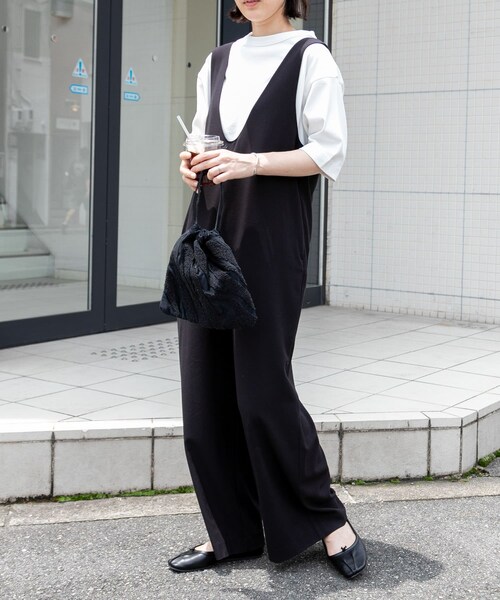 FORK&SPOON（フォークアンドスプーン）の「FORK&SPOON Uネックサロペット（オールインワン・サロペット・レディース・BLACK/NAVY・1/2）」の2枚目の写真