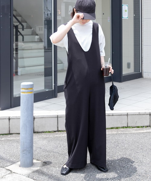 FORK&SPOON（フォークアンドスプーン）の「FORK&SPOON Uネックサロペット（オールインワン・サロペット・レディース・BLACK/NAVY・1/2）」の4枚目の写真