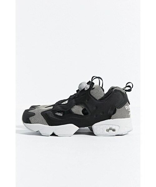 Reebok(リーボック)の「Reebok Insta Pump Fury Tech Sneaker(スニーカー・メンズ・BLACK・11/11.5)」の2枚目の写真