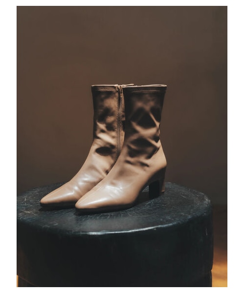 YECCA VECCA（イェッカヴェッカ）の「ストレッチミドル丈ブーツ（シューズ・ブラック/ベージュ/ブラウン・5cm）」の19枚目の写真