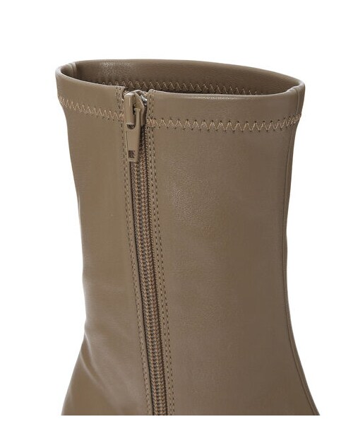 YECCA VECCA（イェッカヴェッカ）の「ストレッチミドル丈ブーツ（シューズ・ブラック/ベージュ/ブラウン・5cm）」の13枚目の写真