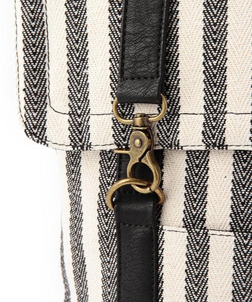 DOUBLE NAME（ダブルネーム）の「フラップ式リュックサック(無地/迷彩/ストライプ)（ファッション雑貨・レディース・ブラック/キナリ/柄A/柄B・FREE）」の8枚目の写真