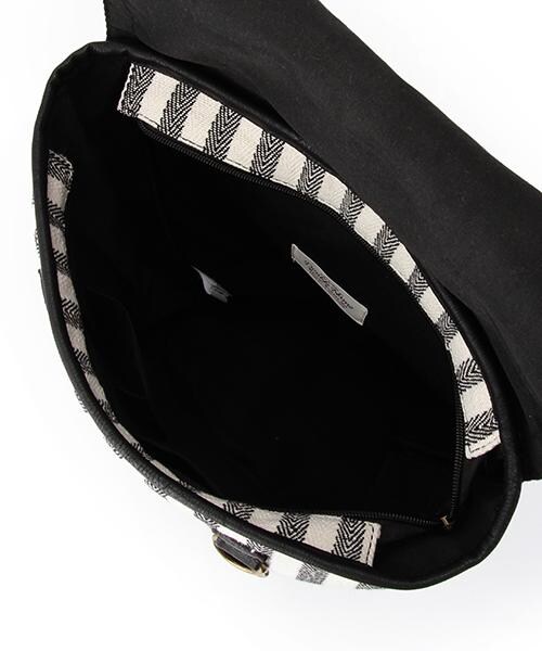 DOUBLE NAME（ダブルネーム）の「フラップ式リュックサック(無地/迷彩/ストライプ)（ファッション雑貨・レディース・ブラック/キナリ/柄A/柄B・FREE）」の12枚目の写真