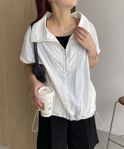 CAPRICIEUX LE'MAGE(カプリシューレマージュ)の「半袖アノラックシャツ(トップス・レディース・ホワイト/ベージュ・F)」の1枚目の写真