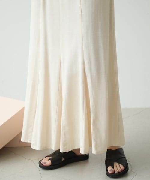 【鈴木愛理さん着用】エイミーイストワール　シームレススイッチフレアワンピース dazzlin（ダズリン）の「【鈴木愛理コラボ】バルーンボリューミー