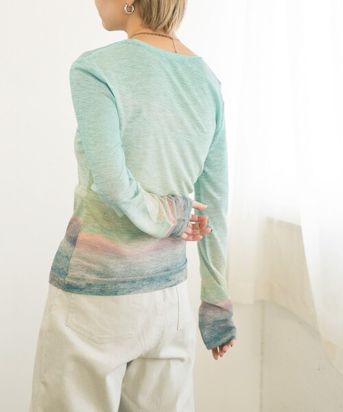 KBF（ケイビーエフ）の「グラフィックプリントカットソー（トップス・レディース・SUNSET/FLOWER/SPLASH・one）」の8枚目の写真