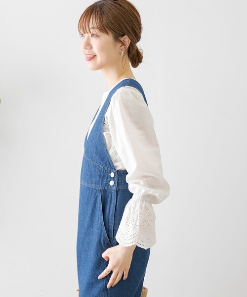 URBAN RESEARCH Sonny Label（アーバンリサーチサニーレーベル）の「2WAYスカラップコットンレースブラウス（トップス・レディース・オフ/ブラック/サックスブルー・FREE）」の6枚目の写真