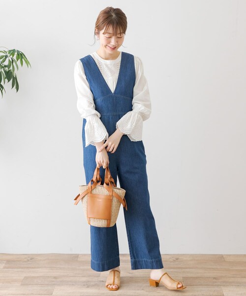URBAN RESEARCH Sonny Label（アーバンリサーチサニーレーベル）の「2WAYスカラップコットンレースブラウス（トップス・レディース・オフ/ブラック/サックスブルー・FREE）」の10枚目の写真