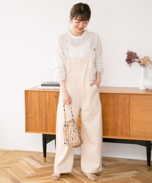 URBAN RESEARCH Sonny Label（アーバンリサーチサニーレーベル）の「2WAYスカラップコットンレースブラウス（トップス・レディース・オフ/ブラック/サックスブルー・FREE）」の20枚目の写真