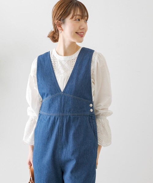 URBAN RESEARCH Sonny Label（アーバンリサーチサニーレーベル）の「2WAYスカラップコットンレースブラウス（トップス・レディース・オフ/ブラック/サックスブルー・FREE）」の5枚目の写真