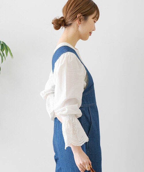 URBAN RESEARCH Sonny Label（アーバンリサーチサニーレーベル）の「2WAYスカラップコットンレースブラウス（トップス・レディース・オフ/ブラック/サックスブルー・FREE）」の7枚目の写真