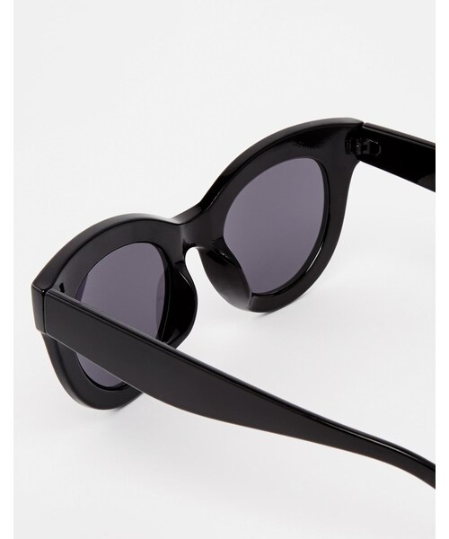 asos（エイソス）の「ASOS Chunky Cat Eye Sunglasses（サングラス・レディース・black・One Size）」の3枚目の写真