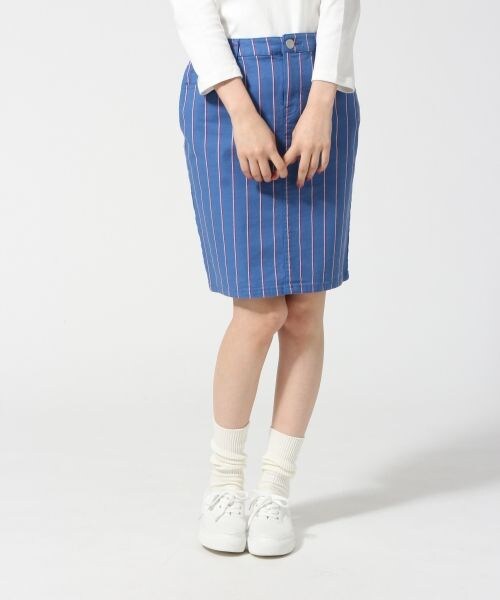 LOWRYS FARM(ローリーズファーム)の「ストライプ*ギンガムタイトスカート(スカート・レディース・オフ×ストライプ/ブラック×ギンガム/ネイビー×ギンガム/ブルー×ストライプ/ネイビー×ストライプ・M/L)」の4枚目の写真