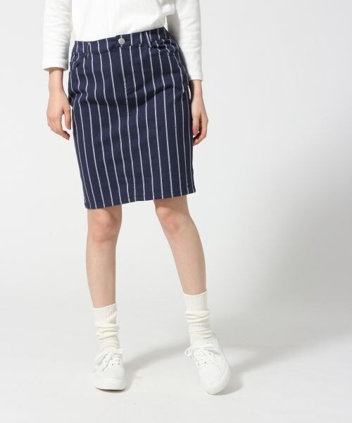 LOWRYS FARM(ローリーズファーム)の「ストライプ*ギンガムタイトスカート(スカート・レディース・オフ×ストライプ/ブラック×ギンガム/ネイビー×ギンガム/ブルー×ストライプ/ネイビー×ストライプ・M/L)」の5枚目の写真