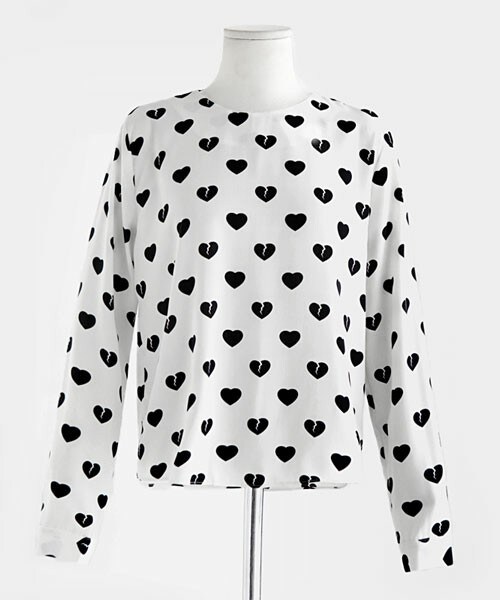DHOLIC(ディーホリック)の「ハート柄ラウンドネックブラウス(シャツ/ブラウス・レディース・アイボリー/ブラック・free)」の1枚目の写真