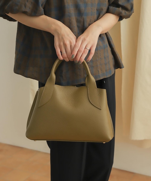 MARCO BIANCHINI(マルコビアンチーニ)の「MARCO BIANCHINI ボストンバッグ(バッグ・レディース・KHAKI/NERO/ZUCCA・one)」の2枚目の写真