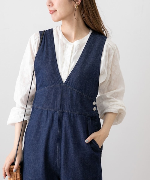 URBAN RESEARCH Sonny Label（アーバンリサーチサニーレーベル）の「ドビーエアリーコットンギャザーブラウス（トップス・レディース・オフ/ブラック/ブルーグレー・FREE）」の2枚目の写真