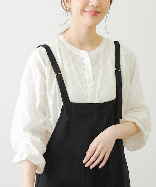 URBAN RESEARCH Sonny Label（アーバンリサーチサニーレーベル）の「ドビーエアリーコットンギャザーブラウス（トップス・レディース・オフ/ブラック/ブルーグレー・FREE）」の15枚目の写真