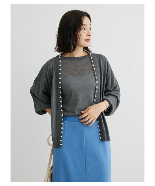 Green　Parks（グリーンパークス）の「・ELENCARE DUEパールツキシアーカーディガン（トップス・グレー/ブラック/ボルドー/ライトベージュ/ブラウン・F）」の5枚目の写真