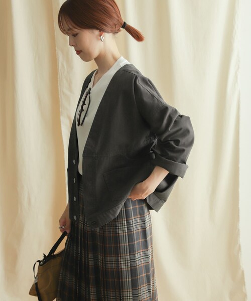 URBAN RESEARCH DOORS（アーバンリサーチドアーズ）の「リメイクショートジャケット（ジャケット/アウター・レディース・CHARCOAL/KHAKI・M）」の5枚目の写真