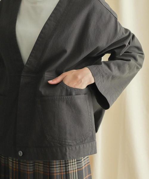 URBAN RESEARCH DOORS（アーバンリサーチドアーズ）の「リメイクショートジャケット（ジャケット/アウター・レディース・CHARCOAL/KHAKI・M）」の22枚目の写真