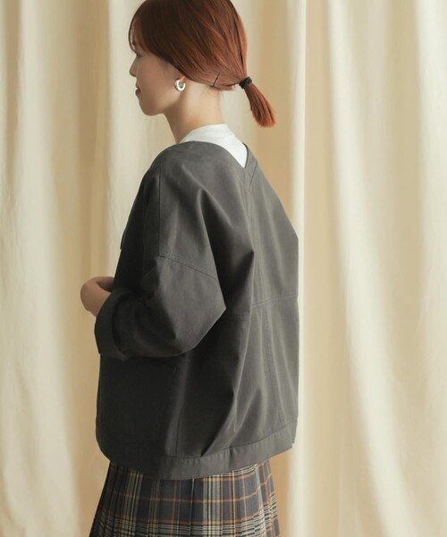 URBAN RESEARCH DOORS（アーバンリサーチドアーズ）の「リメイクショートジャケット（ジャケット/アウター・レディース・CHARCOAL/KHAKI・M）」の6枚目の写真