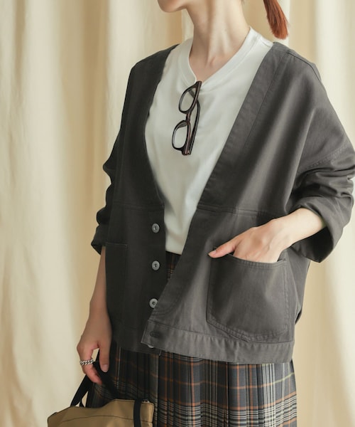 URBAN RESEARCH DOORS（アーバンリサーチドアーズ）の「リメイクショートジャケット（ジャケット/アウター・レディース・CHARCOAL/KHAKI・M）」の2枚目の写真