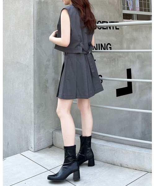 INGNI（イング）の「【秋の新作】【着用動画あり】サイドベルトプリーツ／スカパン(セットアップ対応)（スカート・レディース・ｸﾞﾚｰ/ｸﾛ/ﾌﾞﾗｳﾝ/ﾁｪｯｸ・F）」の6枚目の写真