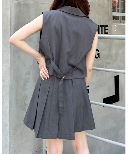 INGNI（イング）の「【秋の新作】【着用動画あり】サイドベルトプリーツ／スカパン(セットアップ対応)（スカート・レディース・ｸﾞﾚｰ/ｸﾛ/ﾌﾞﾗｳﾝ/ﾁｪｯｸ・F）」の8枚目の写真