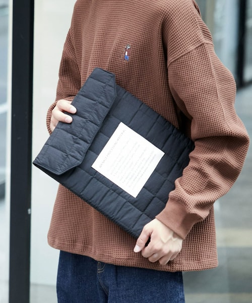 CIAOPANIC TYPY（チャオパニックティピー）の「ナイロンキルティングPCタブレットケース（ハンドバッグ・レディース・ホワイト/チャコールグレー/ブラック・ONE）」の2枚目の写真