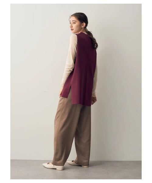 YECCA VECCA(イェッカヴェッカ)の「Vネックニットベスト(トップス・ブラック/キャメル/バーガンディー・F)」の15枚目の写真