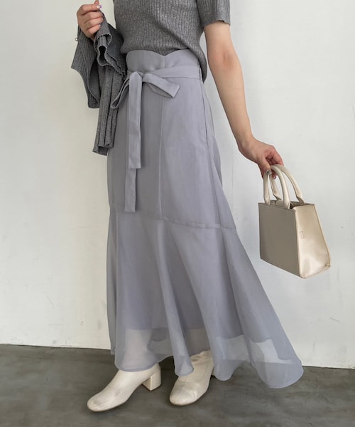 one after another NICE CLAUP(ワンアフターアナザーナイスクラップ)の「S・Mサイズ展開/リボンマーメイドスカート(スカート・レディース・ベージュ/ラベンダー/ホワイト系その他/ブラック・1/2)」の4枚目の写真