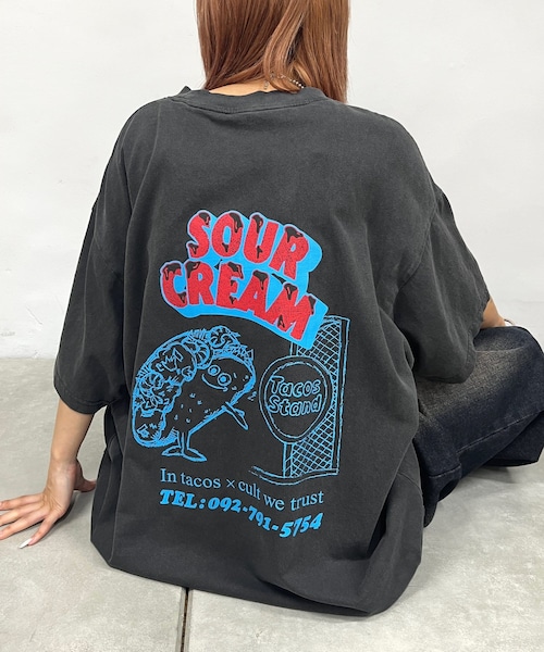 WHO'S WHO gallery（フーズフーギャラリー）の「【Sourcream × TACOSSTAND】 ロゴ TEE（Tシャツ/カットソー・レディース・ホワイト/チャコールグレー/ブラック・F）」の3枚目の写真